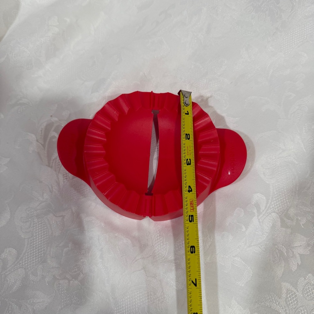 NEW! Tupperware Red Empanada Maker - Picture 6 of 6